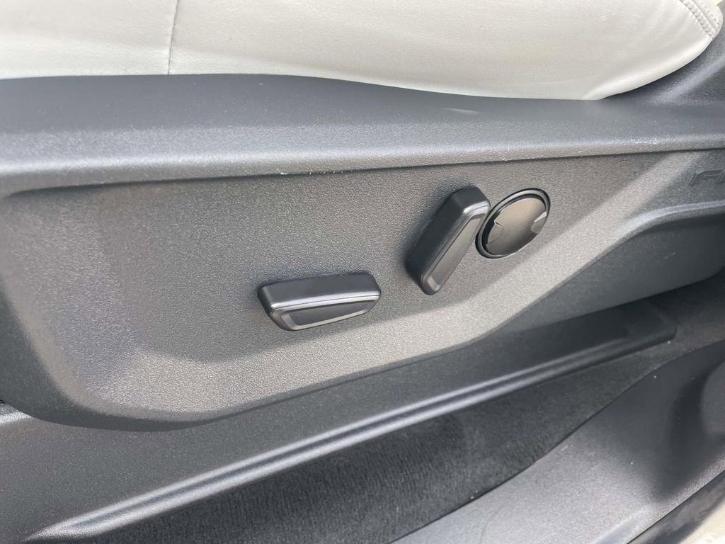 Certified 2025 Ford Expedition Platinum image 23