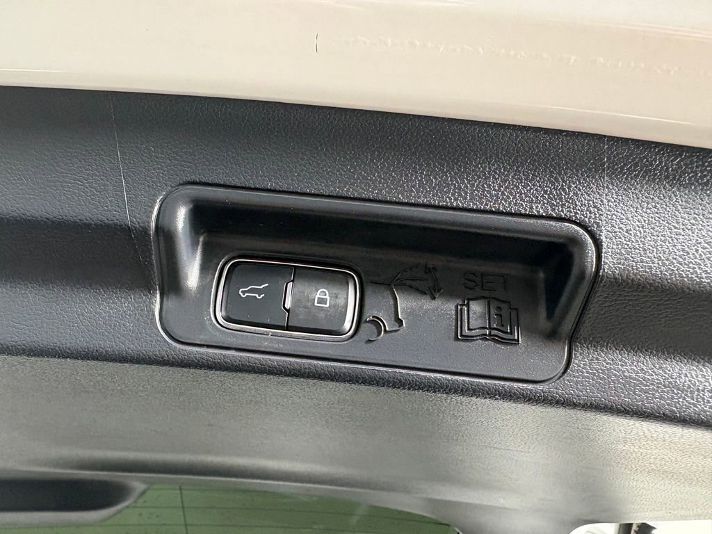 Certified 2025 Ford Explorer Active w/ Active Comfort Package AWD/4WD image 35