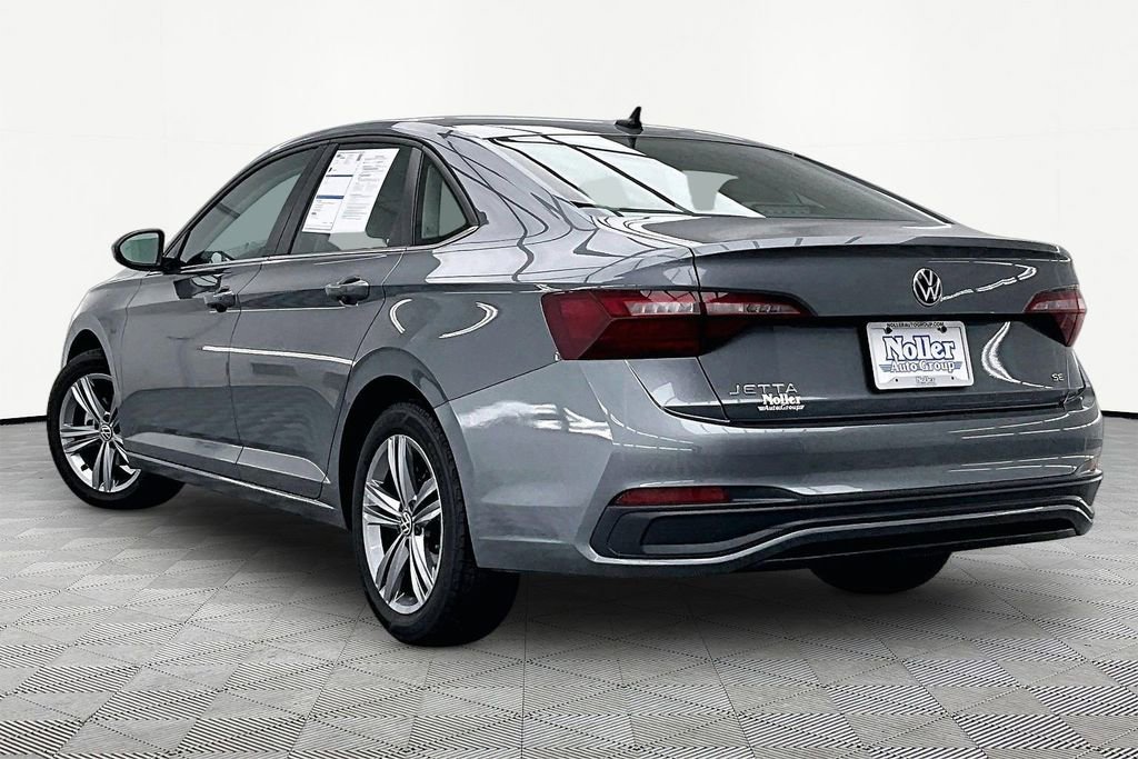 Used 2024 Volkswagen Jetta SE FWD image 13