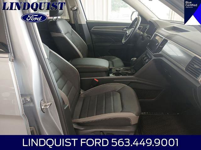 Used 2021 Volkswagen Atlas SEL Premium w/ MDO Package (Bench Seat) AWD/4WD image 17