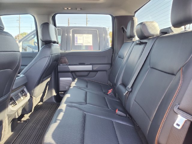 Certified 2025 Ford F250 Lariat w/ Tremor Off-Road Package AWD/4WD image 30