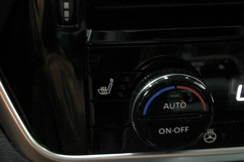 Used 2023 Nissan Rogue SL w/ SL Premium Package AWD/4WD image 4