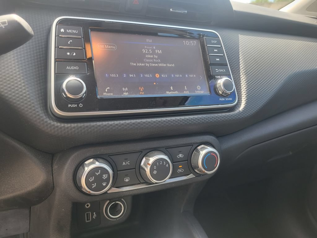 Used 2022 Nissan Kicks S FWD image 27