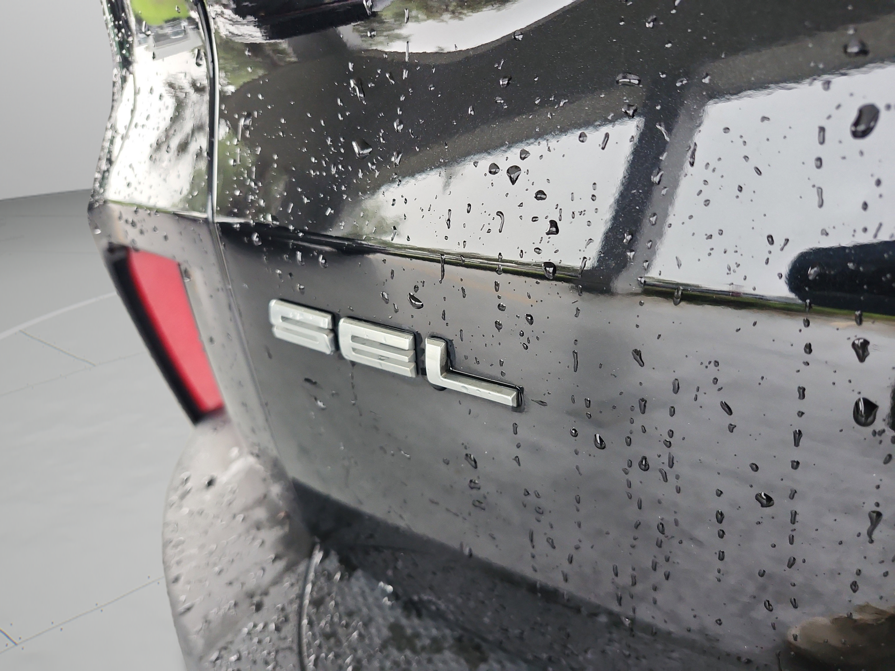 Certified 2022 Ford Escape SEL FWD image 28