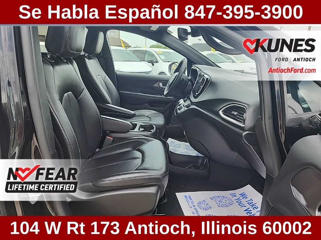 Used 2025 Chrysler Pacifica Select FWD image 51