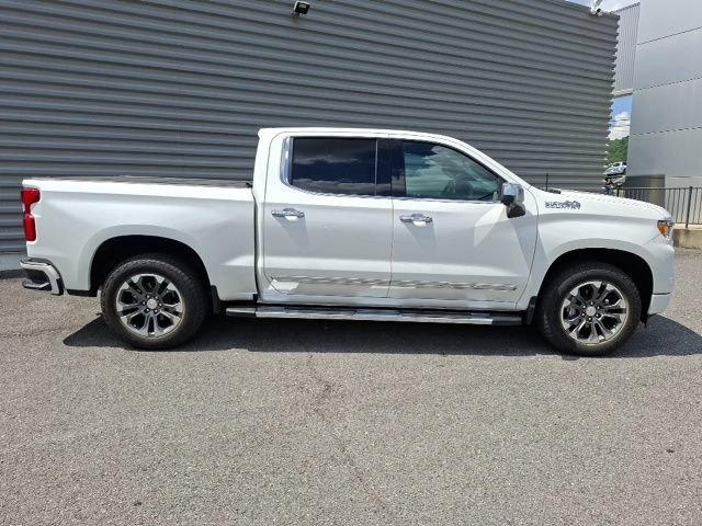 Used 2025 Chevrolet Silverado 1500 High Country w/ Technology Package AWD/4WD image 2