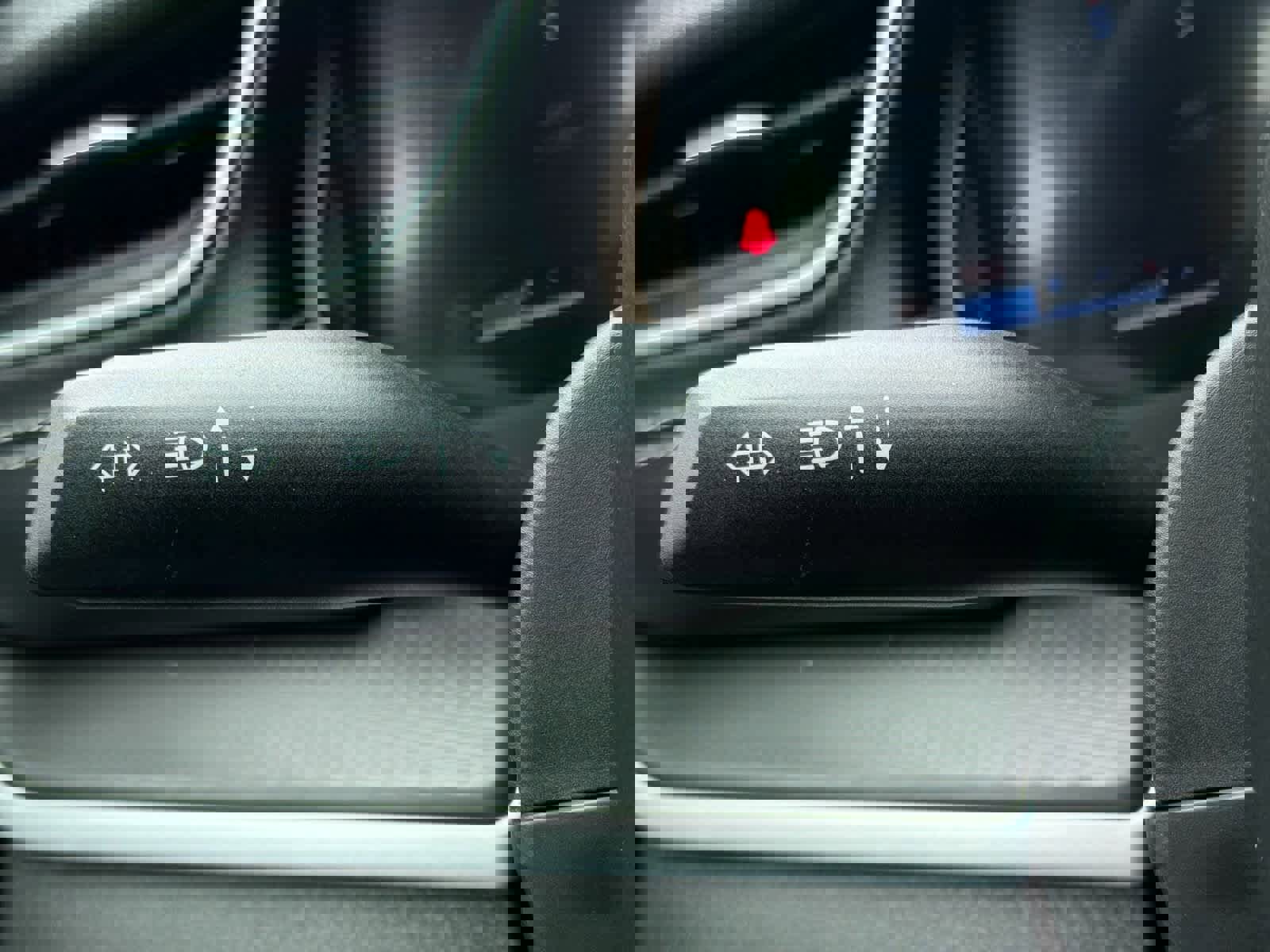 Used 2025 Jeep Grand Cherokee Laredo X image 29