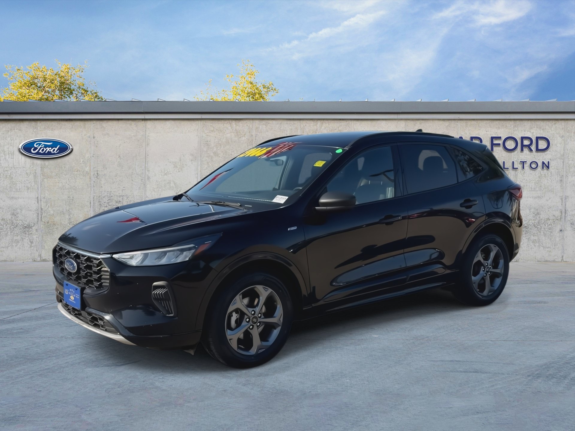 Certified 2023 Ford Escape ST-Line AWD/4WD image 4