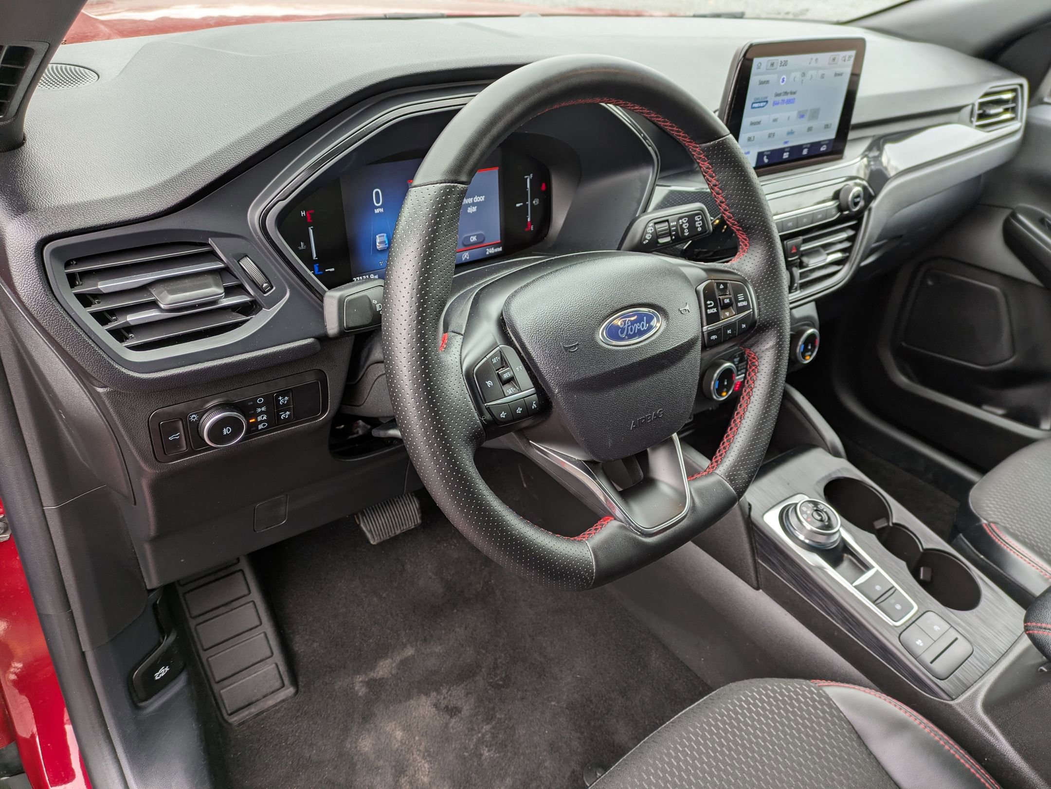 Certified 2025 Ford Escape ST-Line Select AWD/4WD image 8