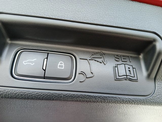 Certified 2023 Ford Explorer Platinum w/ Technology Package image 29