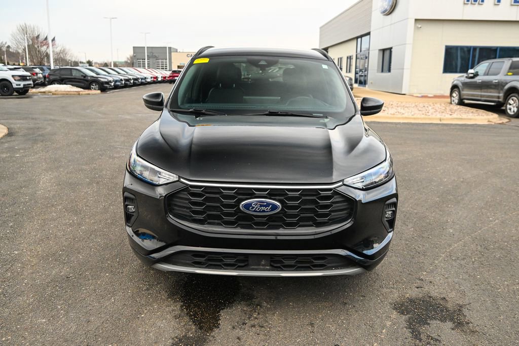 Certified 2023 Ford Escape ST-Line Select w/ Tech Pack #1 image 13