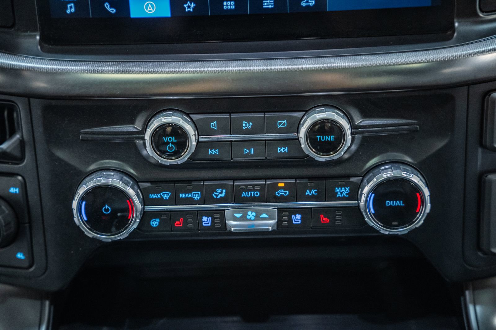 Certified 2024 Ford F150 Lariat image 30