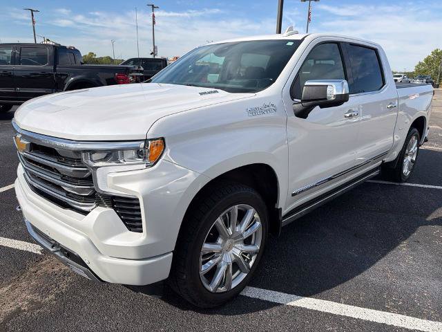 Used 2024 Chevrolet Silverado 1500 High Country w/ High Country Premium Package AWD/4WD image 2