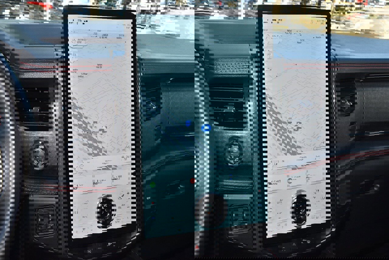 Certified 2023 Ford Expedition Limited image 30