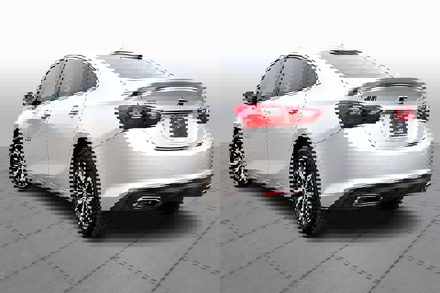 Used 2022 Chevrolet Malibu RS image 4