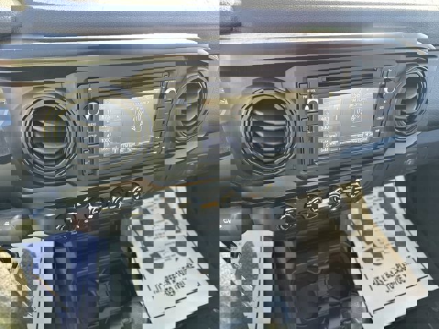 Used 2019 Toyota Tacoma SR image 9