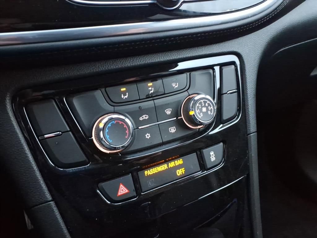 Used 2020 Buick Encore Preferred image 11