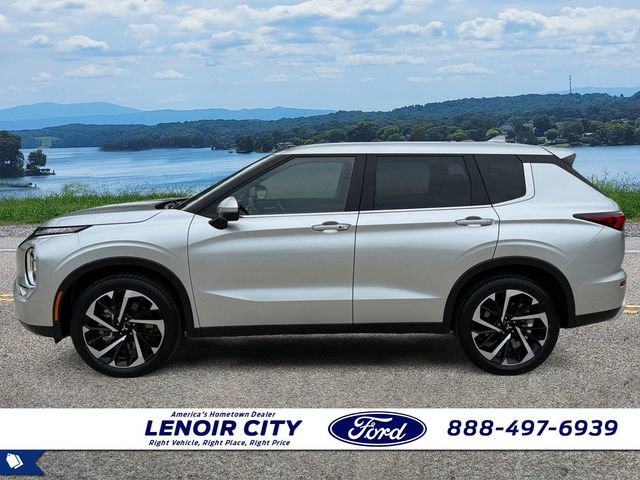 Used 2023 Mitsubishi Outlander SE FWD image 6