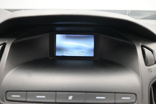 Certified 2018 Ford Focus SE w/ SE Winter Package FWD image 16