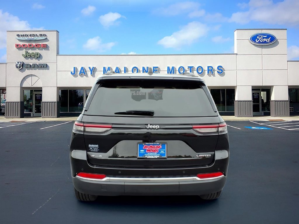 Used 2023 Jeep Grand Cherokee Limited w/ Trailer Tow Package AWD/4WD image 4