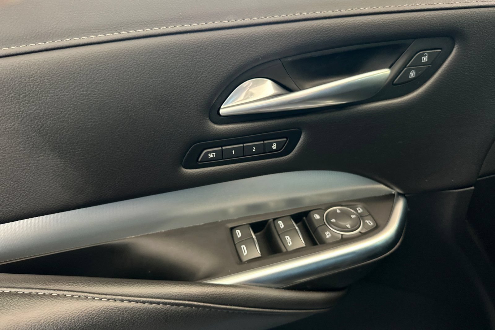 Used 2023 Cadillac XT4 Premium Luxury FWD image 10
