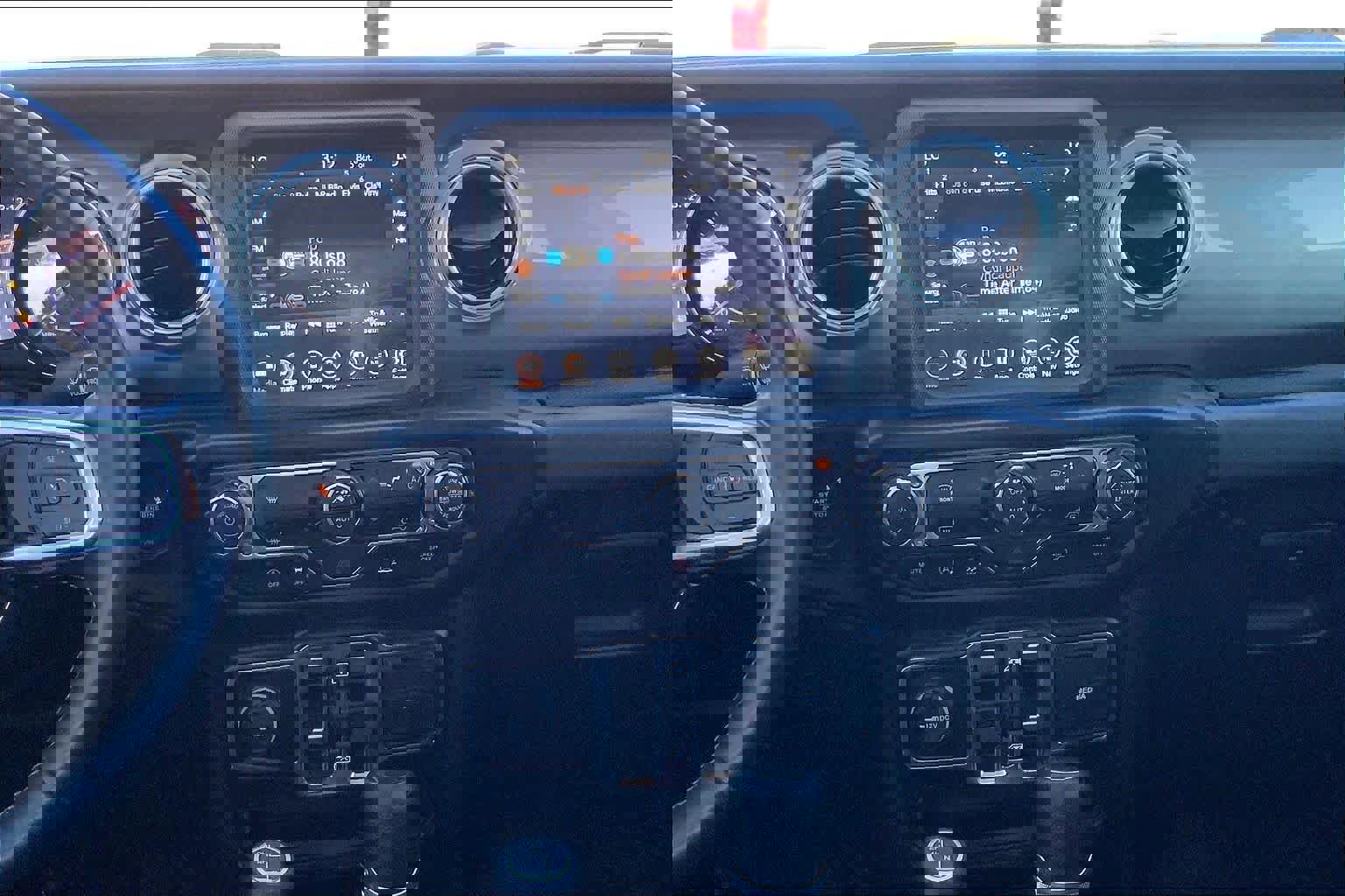 Used 2022 Jeep Gladiator Overland w/ Trailer Tow Package image 9