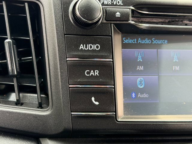 Used 2018 Toyota RAV4 LE FWD image 35