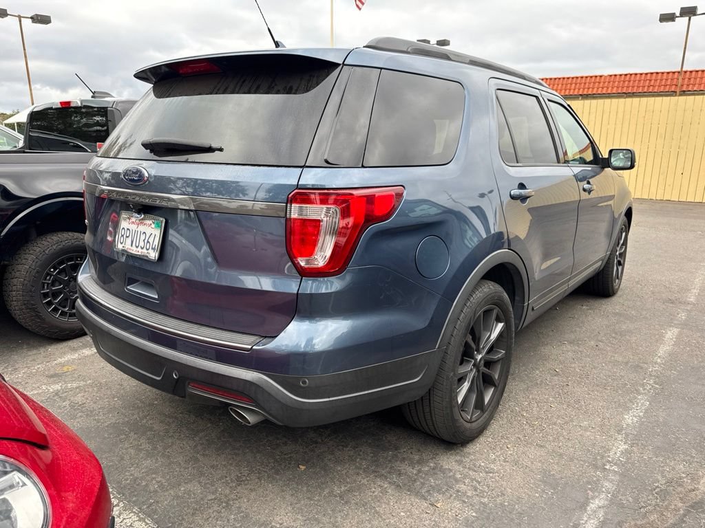 Certified 2018 Ford Explorer XLT w/ Equipment Group 202A FWD image 3