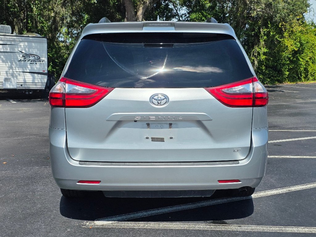 Used 2020 Toyota Sienna LE FWD image 12