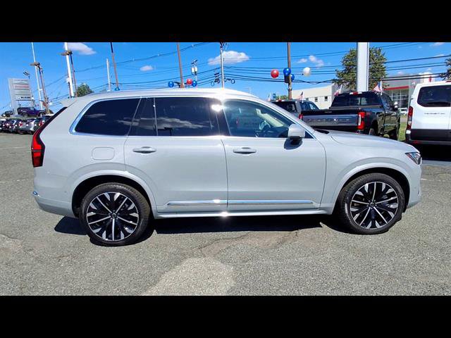 Used 2025 Volvo XC90 T8 Plus w/ Protection Package Premier AWD/4WD image 9