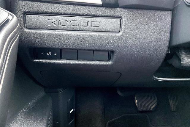 Used 2022 Nissan Rogue S image 34