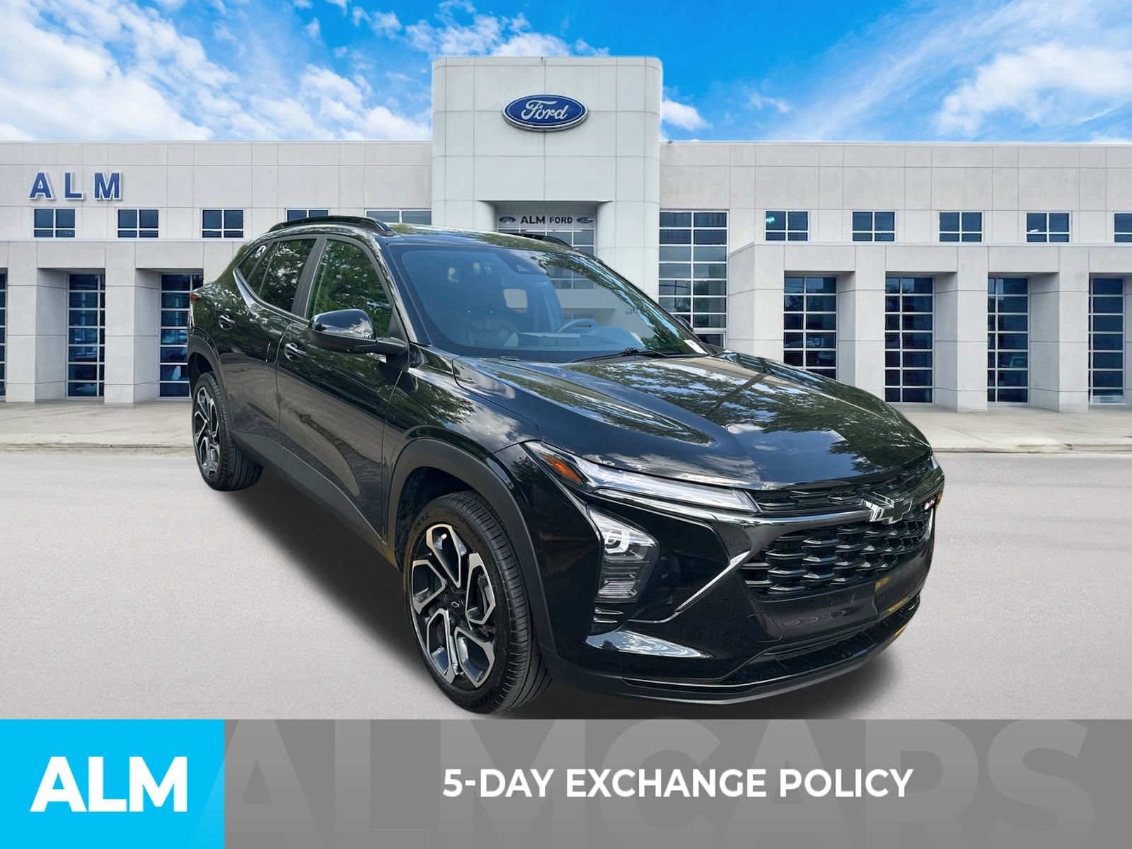 Used 2024 Chevrolet Trax RS FWD image 3