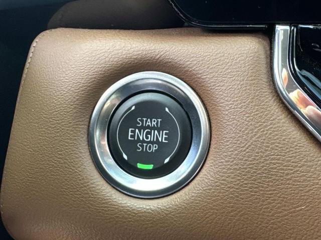 Used 2025 GMC Canyon AT4 w/ AT4 Premium Package image 30