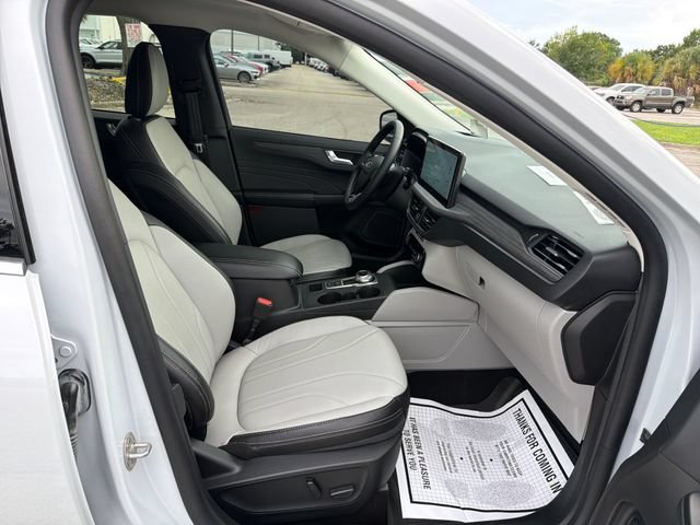 Certified 2025 Ford Escape Platinum w/ Premium Technology Package FWD image 15