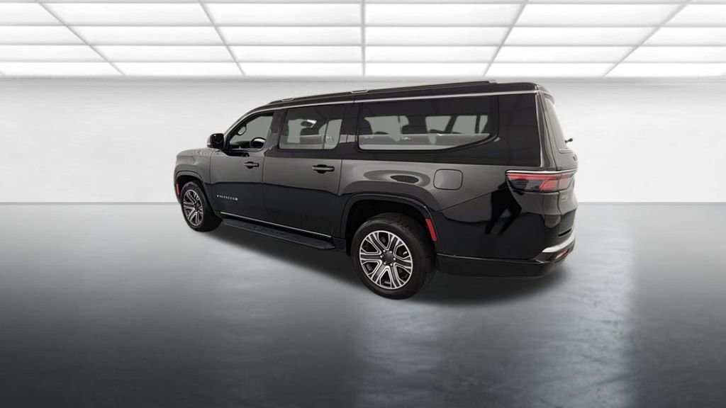 Used 2024 Jeep Wagoneer L Series II w/ Flexible Seating Group image 6