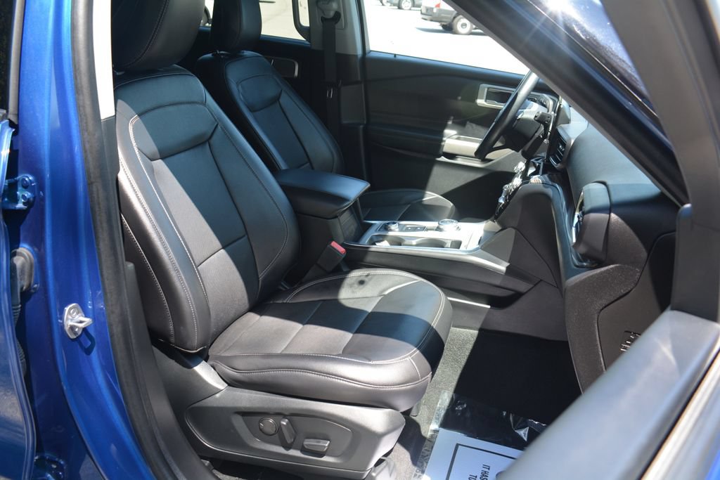 Certified 2023 Ford Explorer Limited w/ Equipment Group 301A AWD/4WD image 21