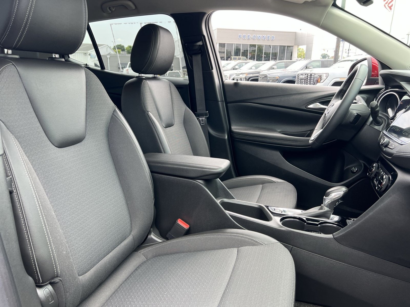 Used 2023 Buick Encore GX Select w/ Sport Touring Package AWD/4WD image 25