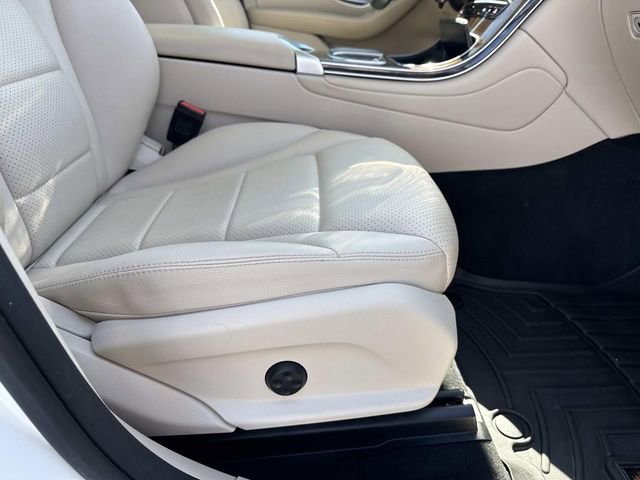 Used 2022 Mercedes-Benz GLC 300 BASE image 11