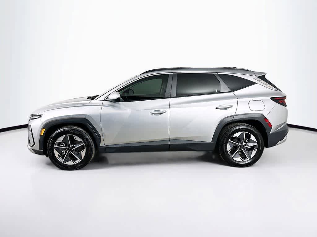 Used 2025 Hyundai Tucson SEL FWD image 2