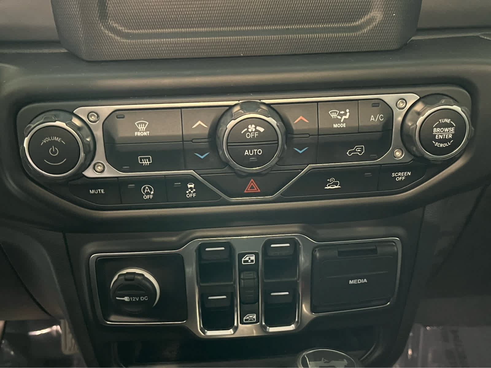 Used 2023 Jeep Wrangler Unlimited Sport AWD/4WD image 30