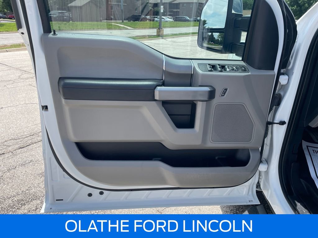 Certified 2022 Ford F250 XLT w/ XLT Premium Package AWD/4WD image 17