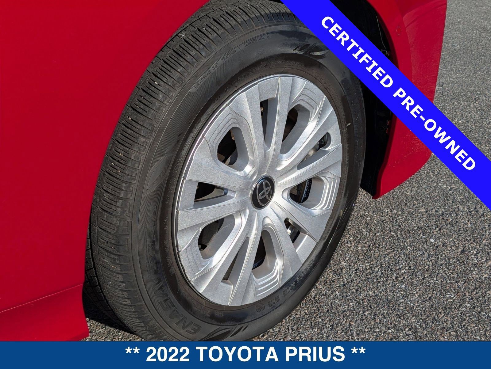 Used 2022 Toyota Prius LE image 13