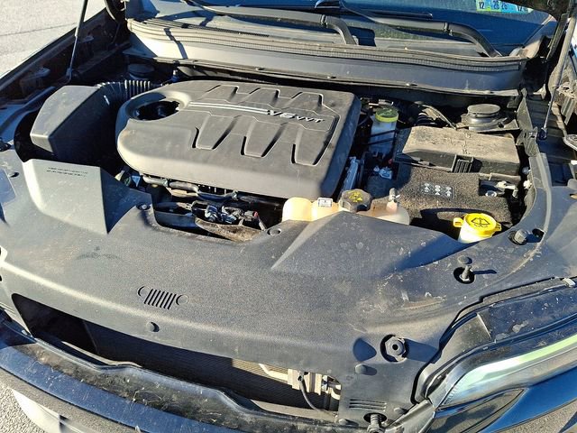 Used 2019 Jeep Cherokee Latitude Plus w/ Cold Weather Group image 30