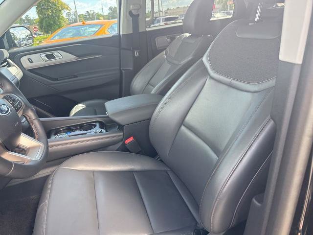 Certified 2026 Ford Explorer Active w/ Active Comfort Package RWD image 9