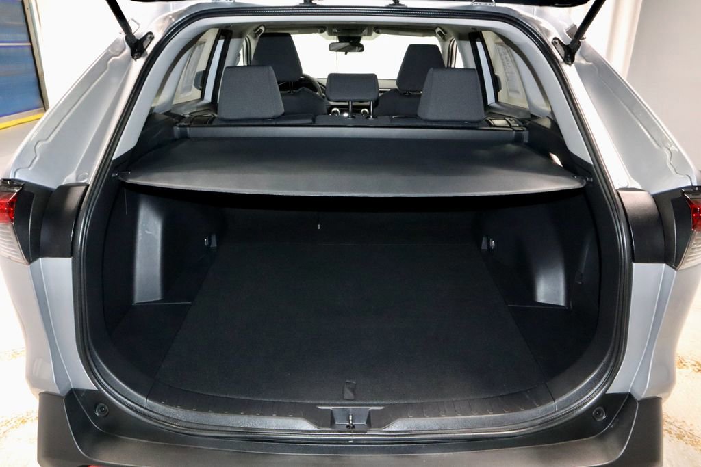 Used 2025 Toyota RAV4 XLE image 13