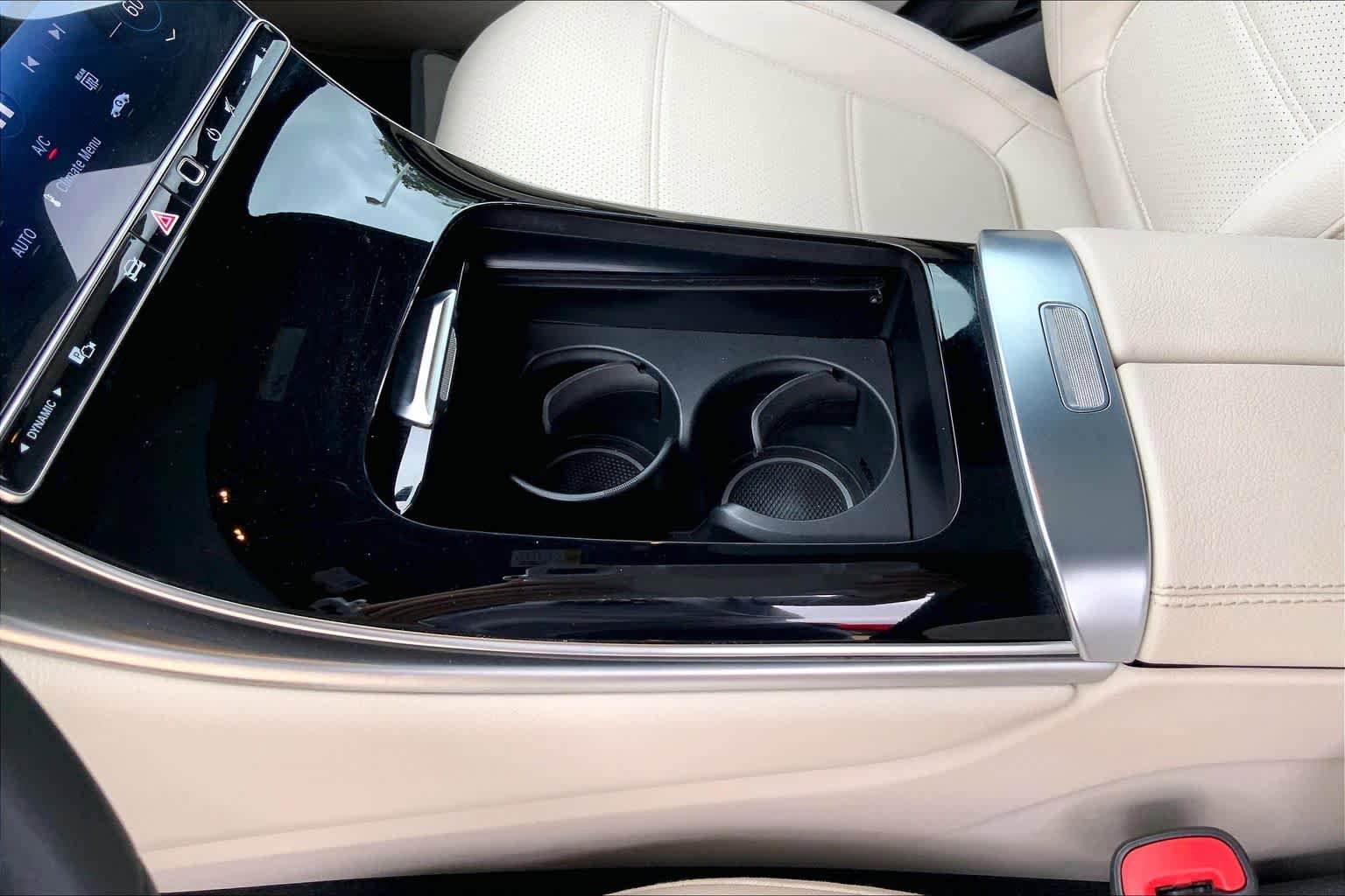 Used 2025 Mercedes-Benz GLC 300 4MATIC image 17