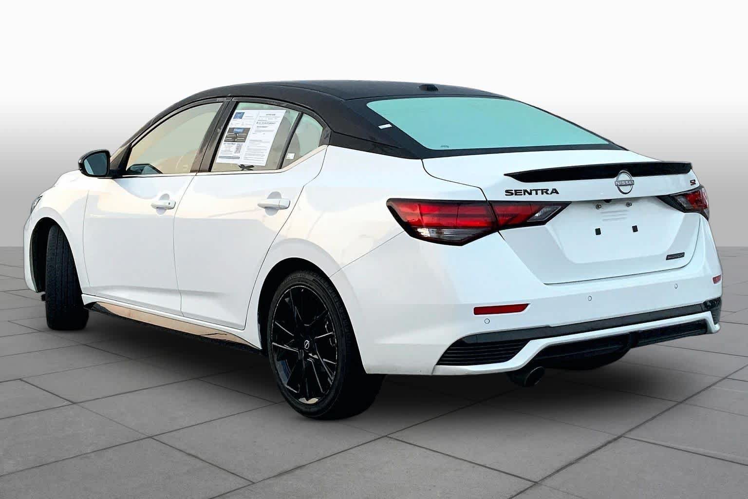 Used 2025 Nissan Sentra SR w/ Midnight Edition FWD image 11