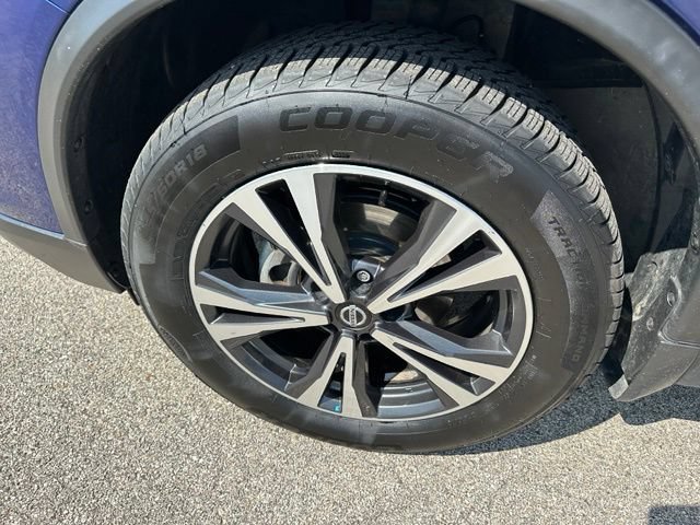 Used 2020 Nissan Rogue SV w/ Sun & Sound Touring Package AWD/4WD image 7