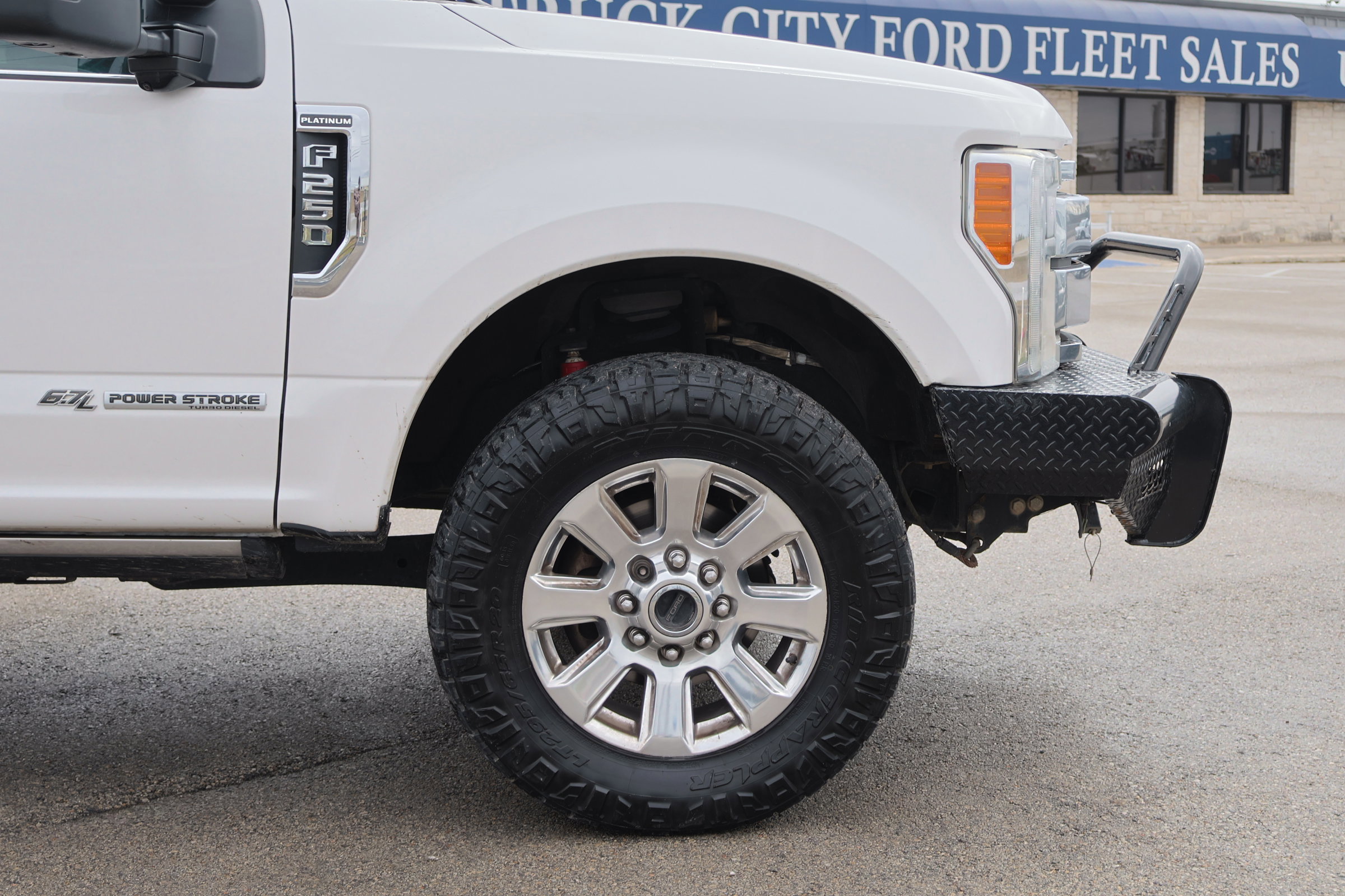 Certified 2017 Ford F250 Platinum w/ Platinum Ultimate Package image 13