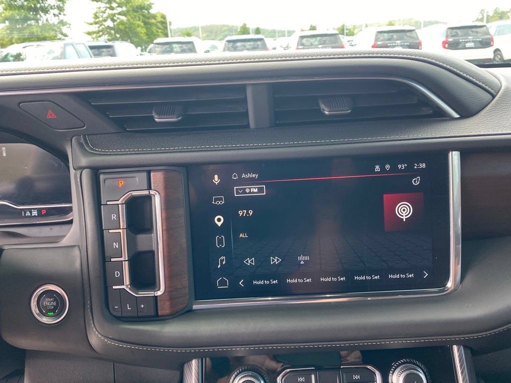 Used 2023 GMC Yukon XL Denali Ultimate AWD/4WD image 15